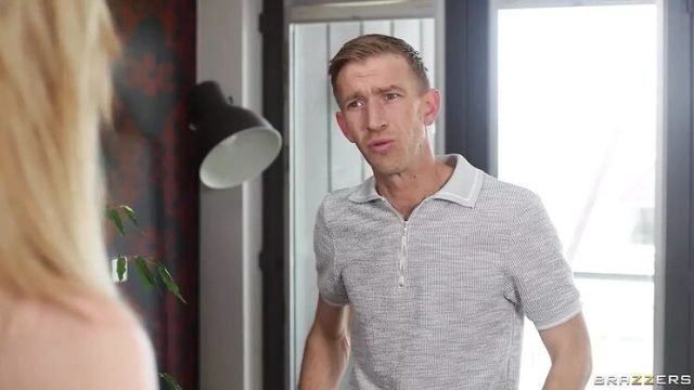 Yengem kahvaltıya çağırıyor ama koca göğüslerini yedirmeye başlıyor